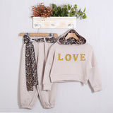 Geblümter Anzug mit Shorts