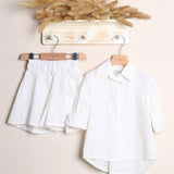 Geblümter Anzug mit Shorts