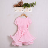 Lockeres Kleid unten