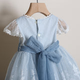 Zweifarbiges Kirschkleid 