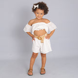 Perforierter Anzug mit Shorts